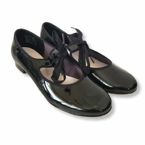Black Size 8 Laced Tap Shoes